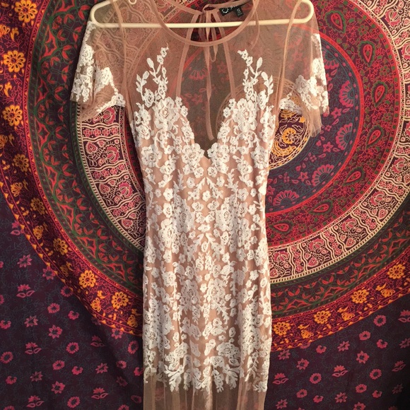 For Love And Lemons Dresses & Skirts - For Love and Lemons White Flower Dress